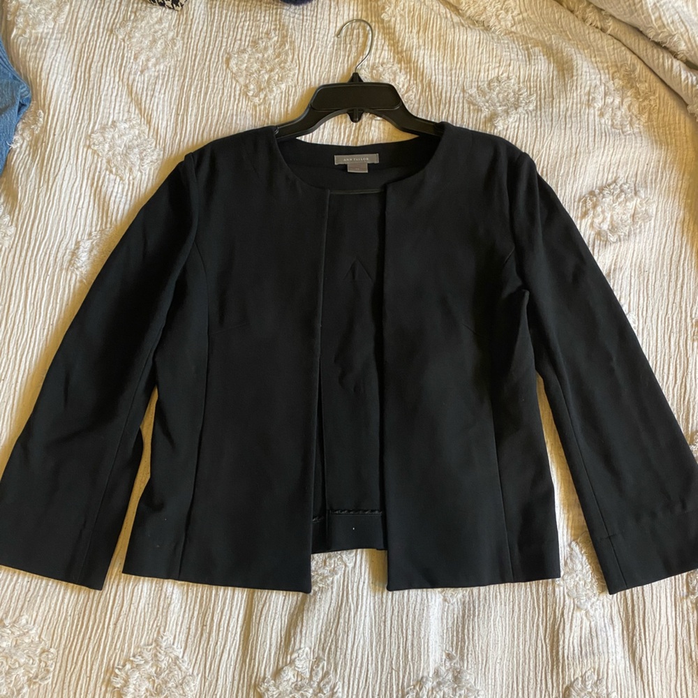 Ann Taylor Women’s Black Blazer Size XS with Black hook & eye Closures in Front